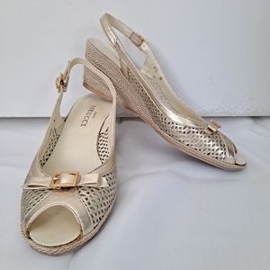 Sesto Meucci Wedge Sandal Italian Leather Gold Bow 8.5